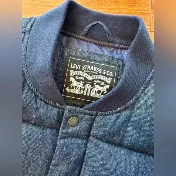 LEVIS Quilted Denim Puffer Vest Zip & Button Up Men’s Size Small - Picture 3 of 9
